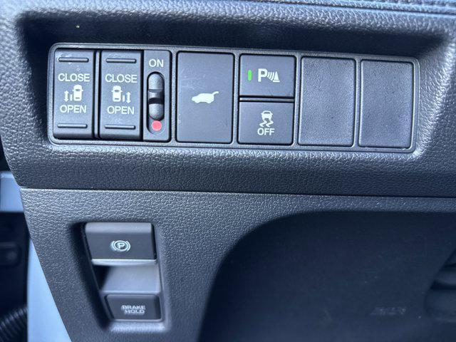 used 2025 Honda Odyssey car, priced at $43,995