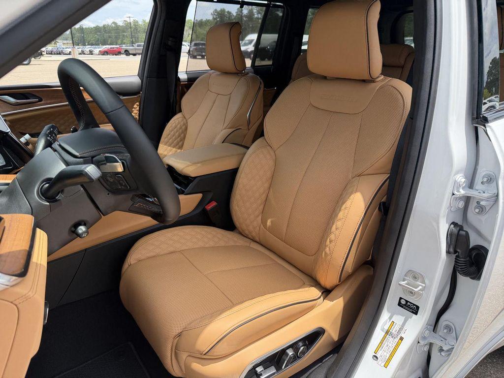 new 2026 Jeep Grand Cherokee car, priced at $56,912