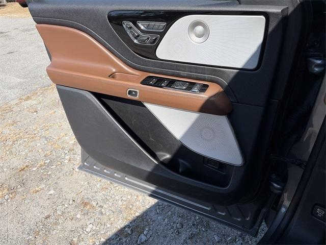 used 2023 Lincoln Aviator car, priced at $40,287