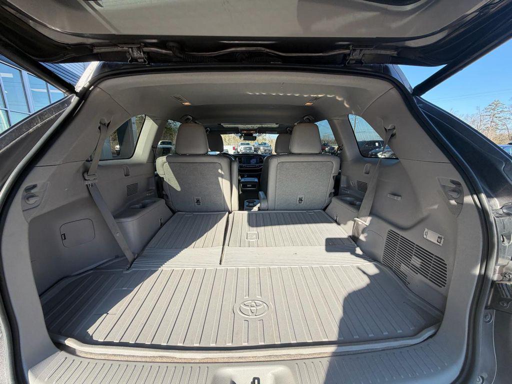 used 2018 Toyota Highlander Hybrid car, priced at $25,870