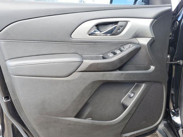 used 2023 Chevrolet Traverse car, priced at $28,694