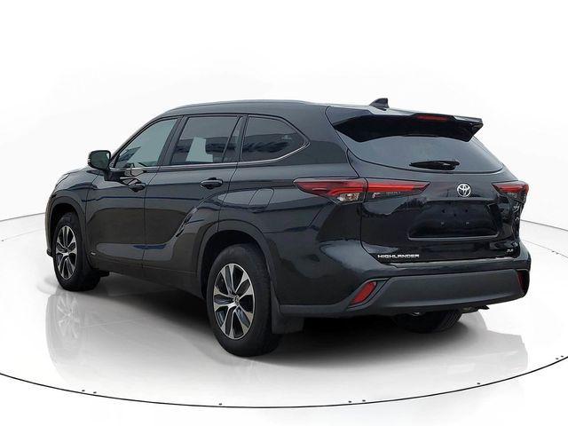 used 2025 Toyota Highlander Hybrid car, priced at $48,380