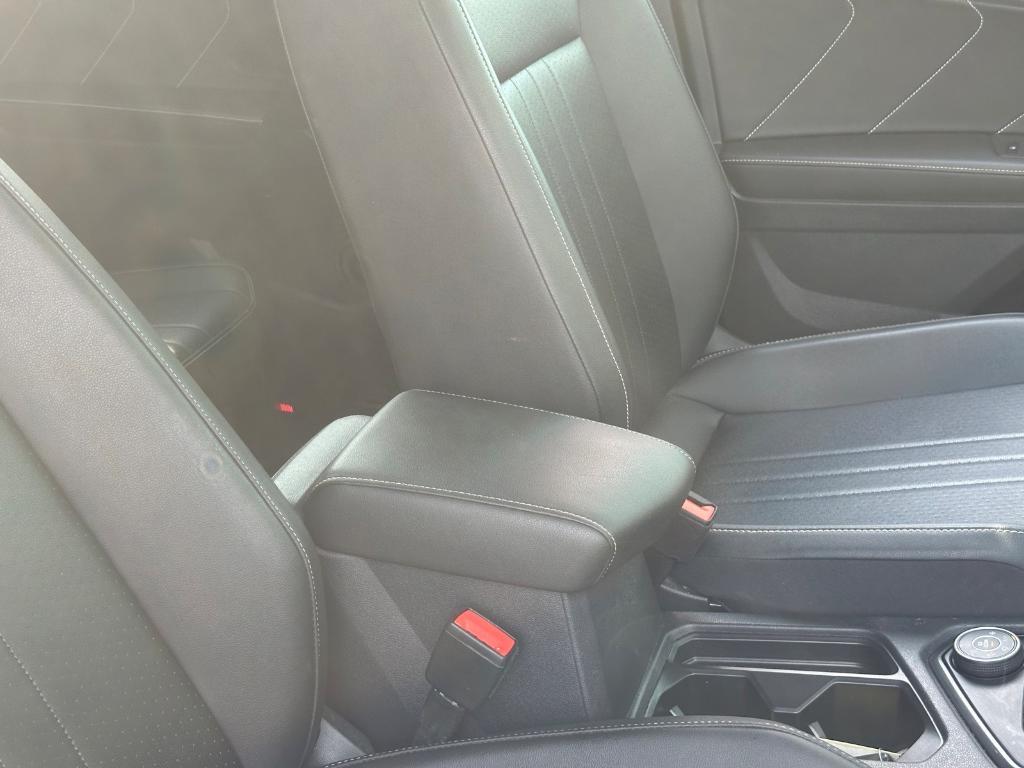 2023 Deep Black Pearl Effect Volkswagen Tiguan