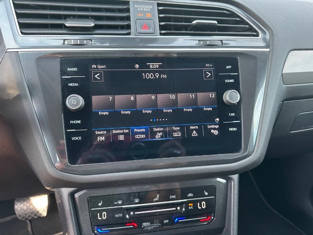 2023 Deep Black Pearl Effect Volkswagen Tiguan