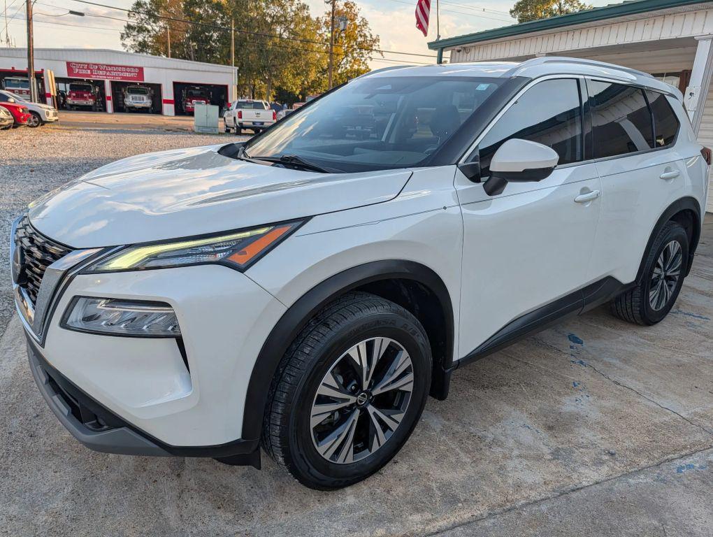 used 2021 Nissan Rogue car, priced at $17,999