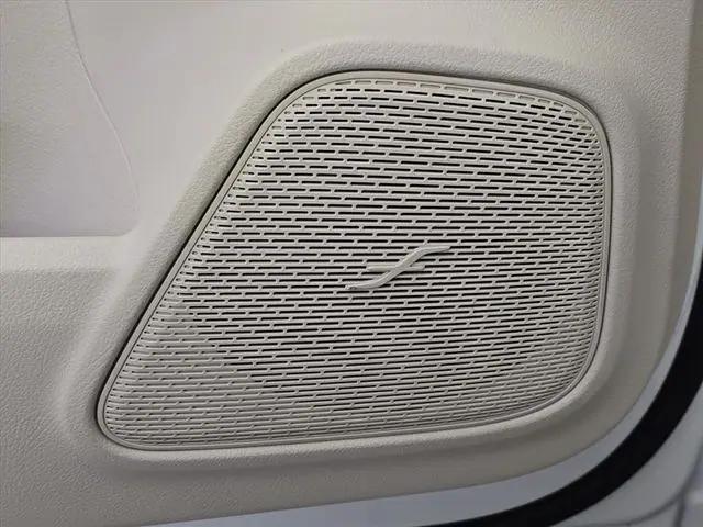 new 2026 Mercedes-Benz GLB 250 car, priced at $52,345