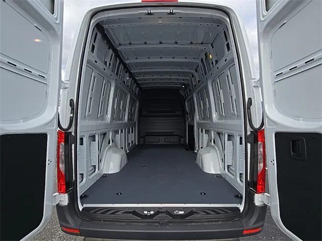 new 2024 Mercedes-Benz Sprinter 2500 car, priced at $80,818