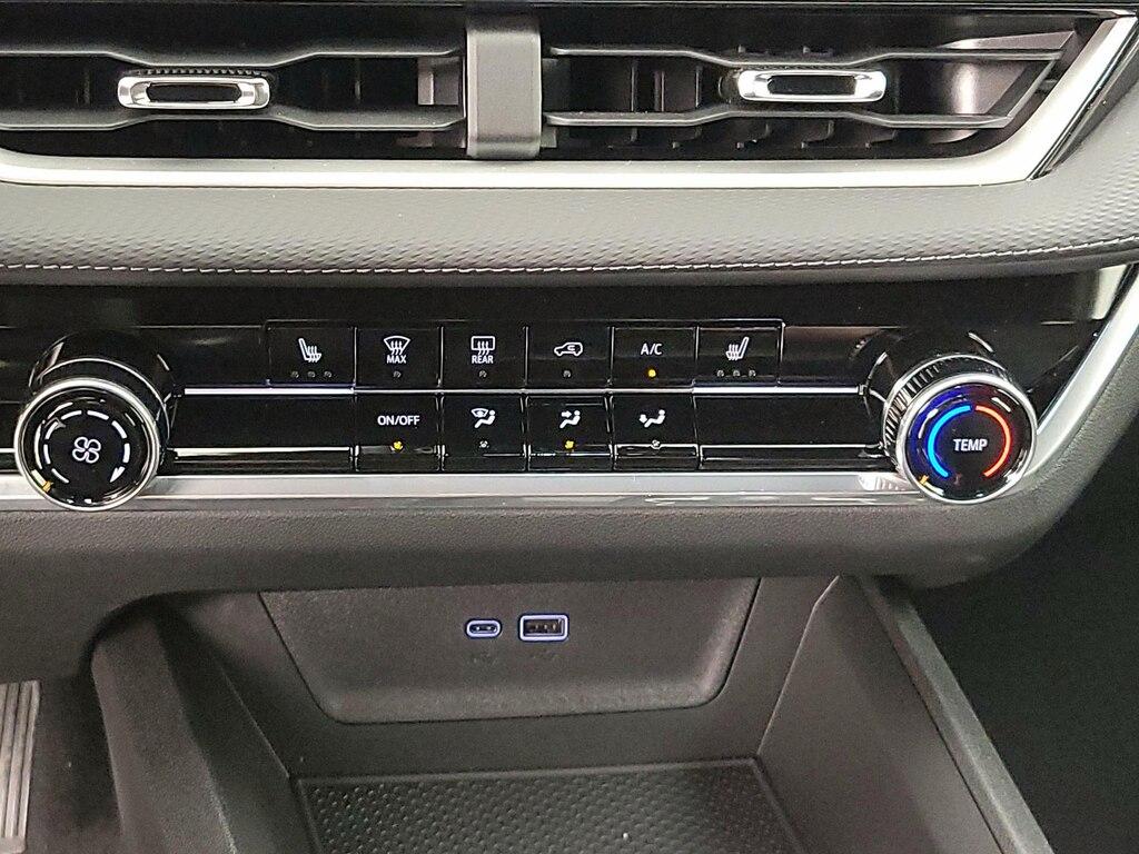 used 2025 Chevrolet Equinox car, priced at $31,998