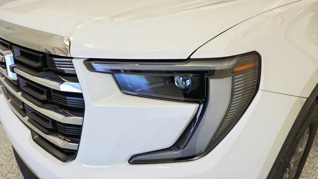 used 2025 GMC Acadia car, priced at $31,494