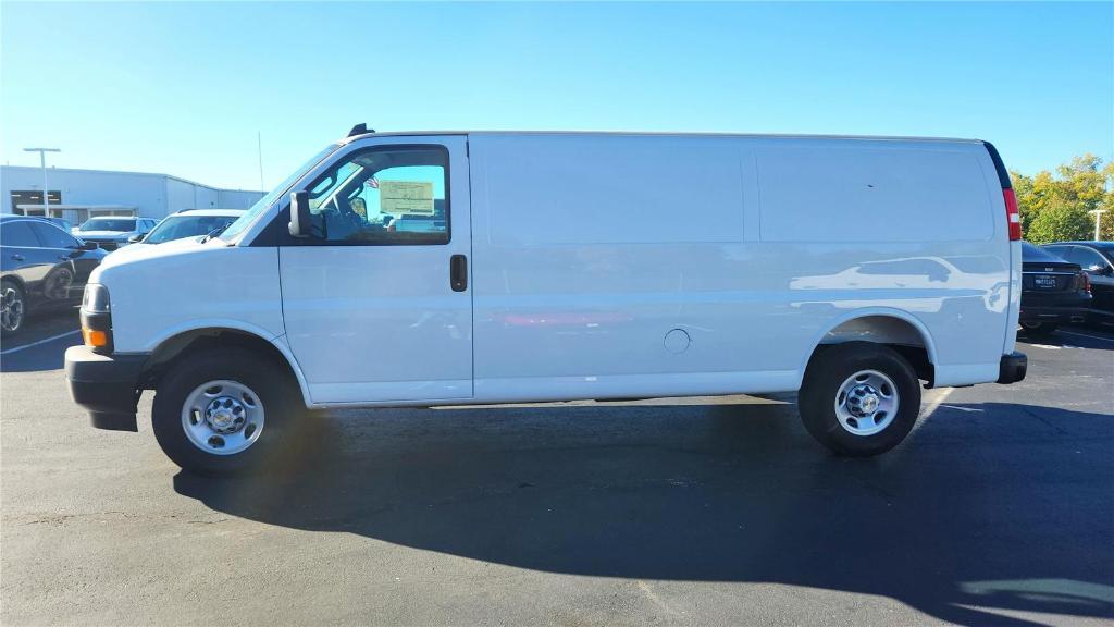 new 2025 Chevrolet Express 2500 car, priced at $48,942