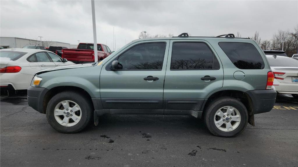 used 2005 Ford Escape car, priced at $3,999