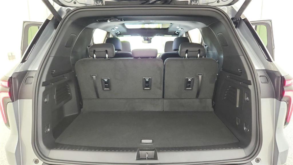 new 2026 Chevrolet Traverse car, priced at $45,518