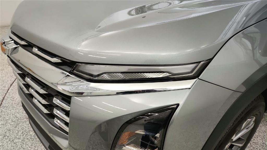 new 2026 Chevrolet Equinox car, priced at $36,333