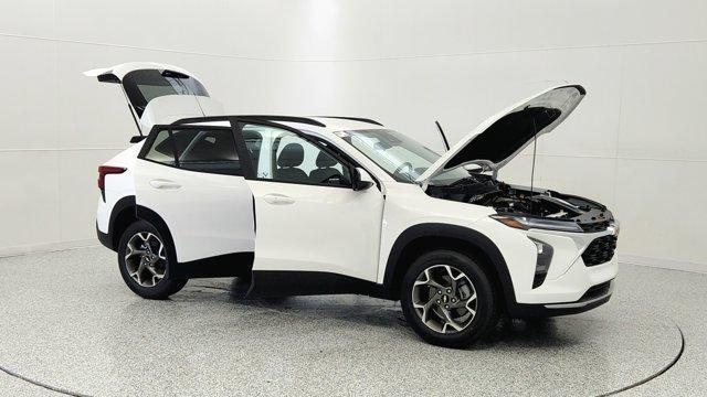 new 2025 Chevrolet Trax car, priced at $23,984