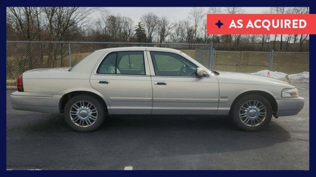 used 2009 Mercury Grand Marquis car, priced at $2,799