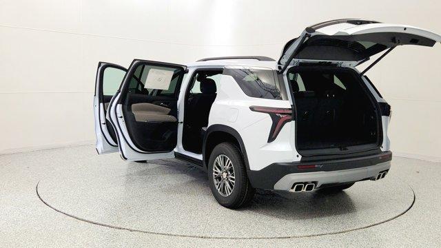 new 2026 Chevrolet Traverse car, priced at $42,514