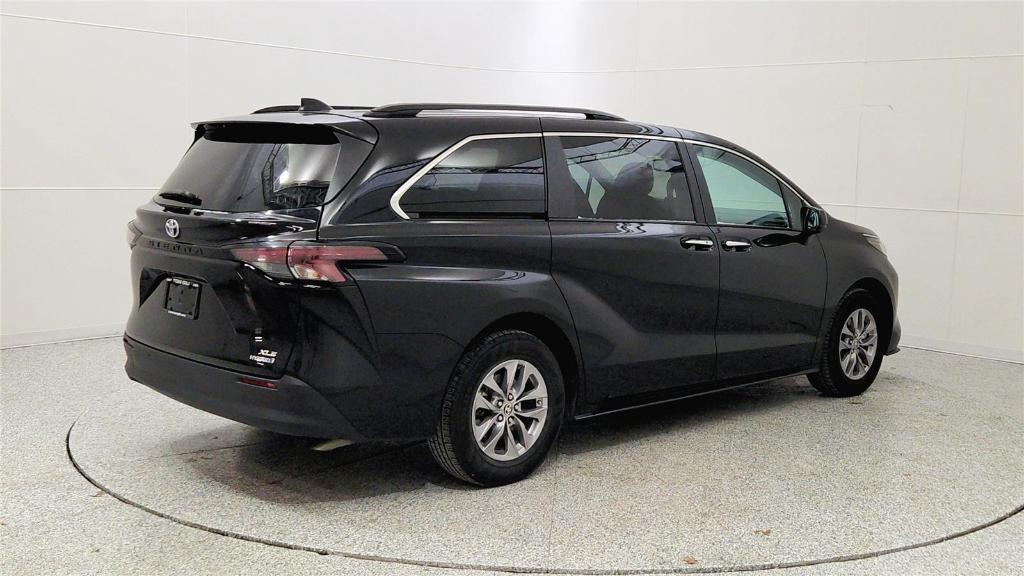 used 2024 Toyota Sienna car, priced at $34,694