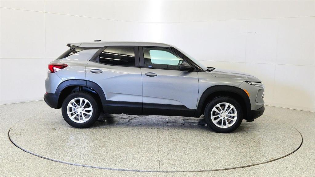 new 2026 Chevrolet TrailBlazer car, priced at $27,584