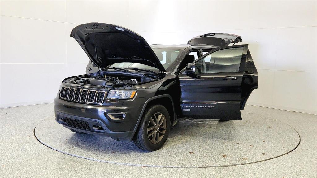 used 2016 Jeep Grand Cherokee car, priced at $10,900
