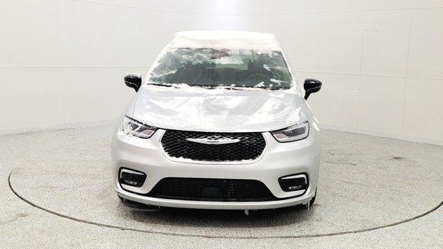 used 2024 Chrysler Pacifica car, priced at $25,293