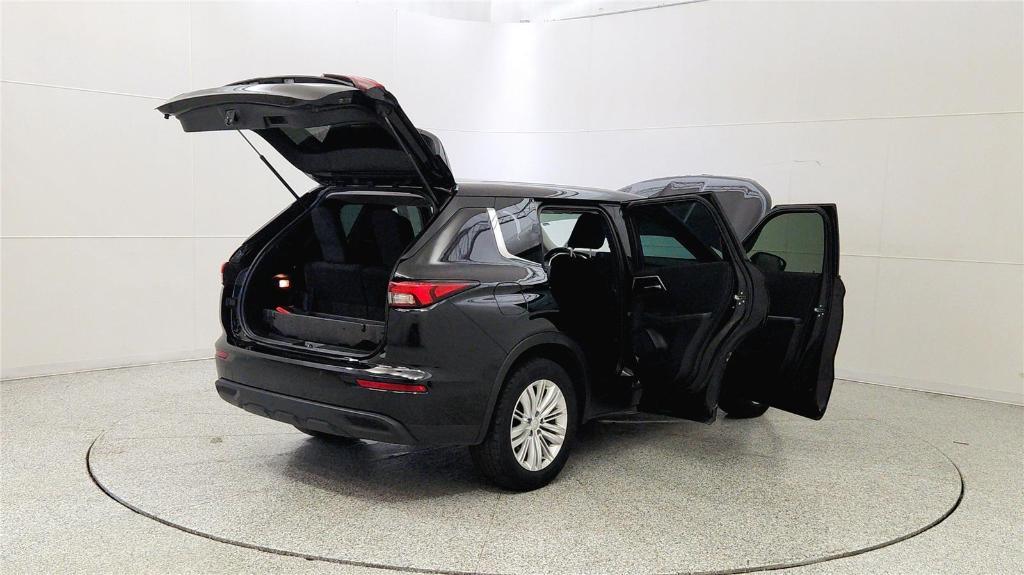 used 2023 Mitsubishi Outlander car, priced at $20,992