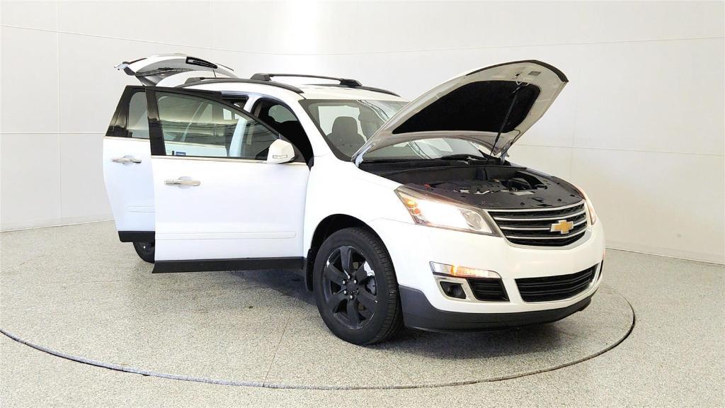 used 2017 Chevrolet Traverse car, priced at $8,900