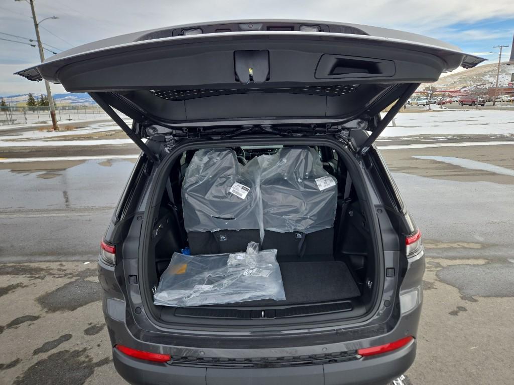 new 2025 Jeep Grand Cherokee L car, priced at $44,739