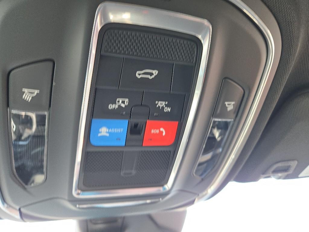 new 2026 Jeep Grand Cherokee car, priced at $49,122