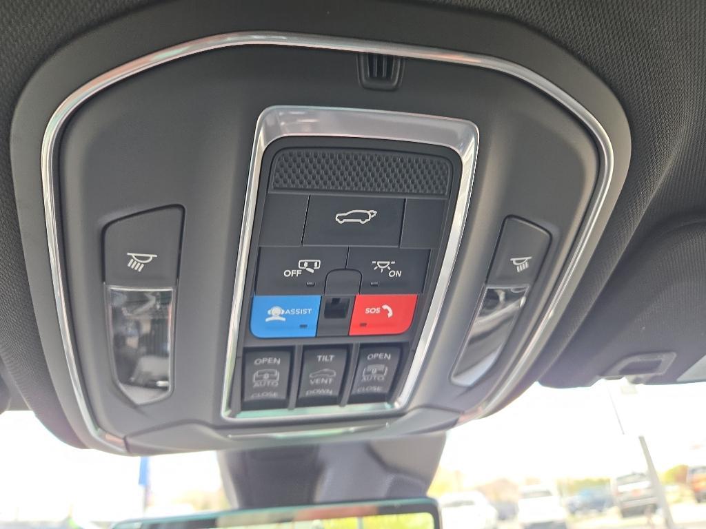 new 2026 Jeep Grand Cherokee L car, priced at $51,558