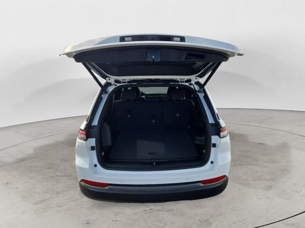 new 2026 Jeep Grand Cherokee car, priced at $46,689