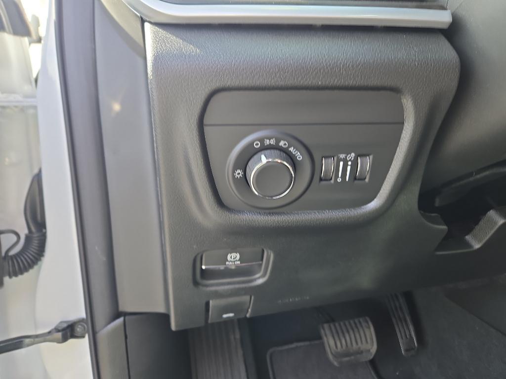 new 2026 Jeep Grand Cherokee car, priced at $46,689