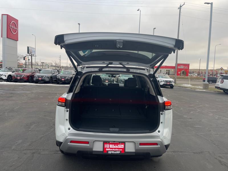 new 2025 Nissan Pathfinder car, priced at $40,424