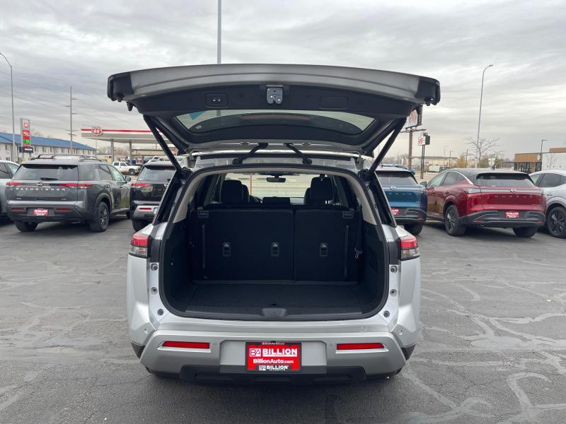 new 2025 Nissan Pathfinder car, priced at $39,974