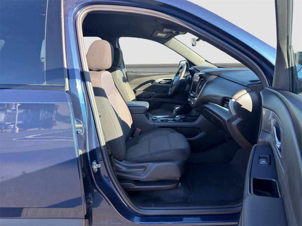 used 2023 Chevrolet Traverse car, priced at $29,736