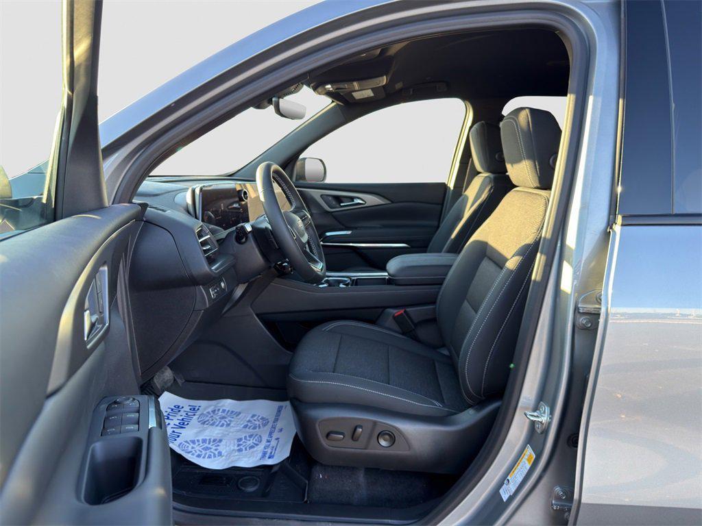 new 2026 Chevrolet Traverse car, priced at $41,385