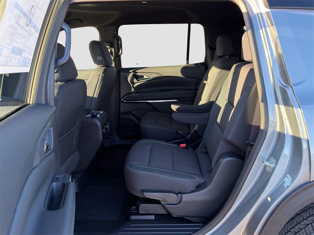 new 2026 Chevrolet Traverse car, priced at $44,385