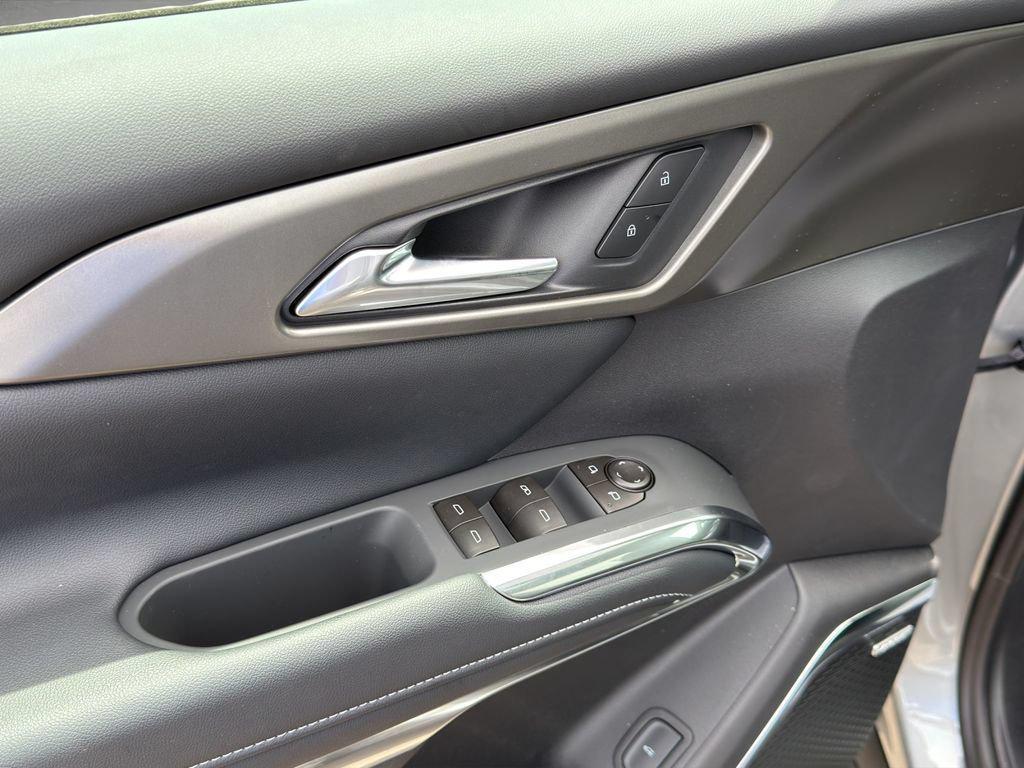new 2026 Chevrolet Traverse car, priced at $47,618