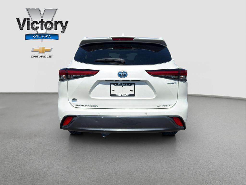 used 2023 Toyota Highlander Hybrid car, priced at $32,999