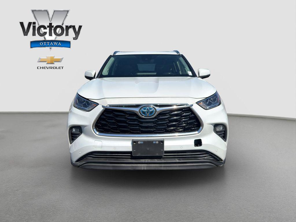 used 2023 Toyota Highlander Hybrid car, priced at $32,999