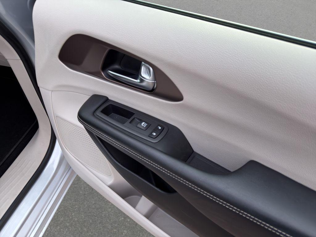 used 2023 Chrysler Voyager car
