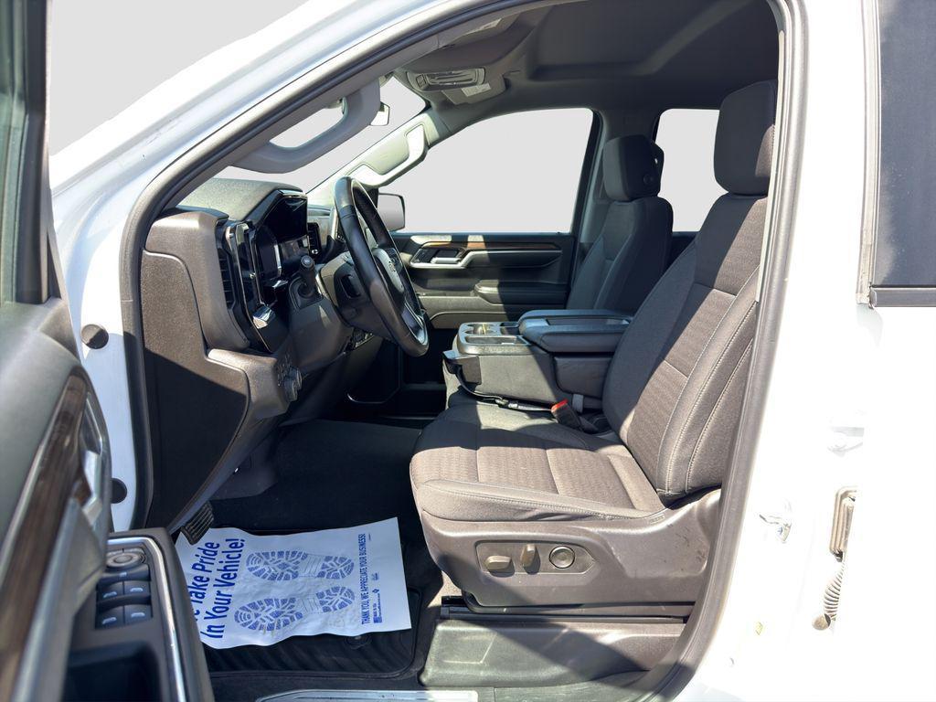 used 2025 Chevrolet Silverado 1500 car, priced at $37,999