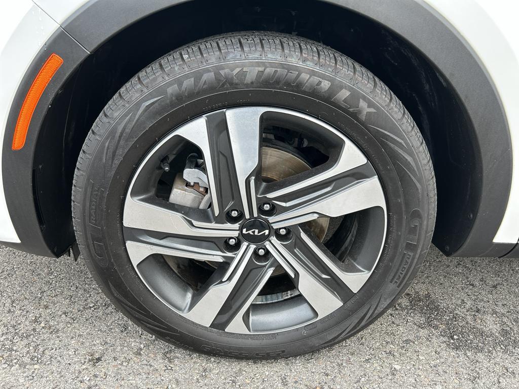 used 2022 Kia Sorento Plug-In Hybrid car, priced at $32,500