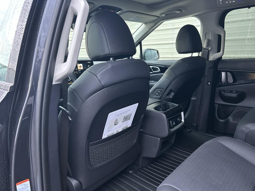 new 2026 Kia Carnival Hybrid car, priced at $53,900