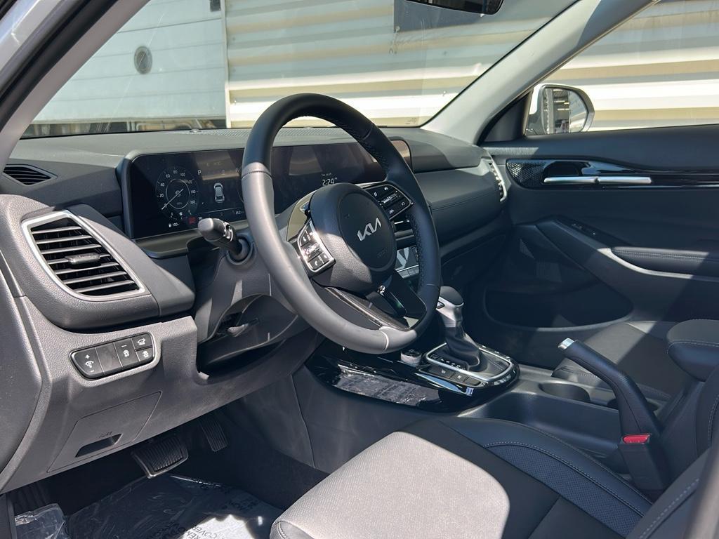 new 2026 Kia Seltos car, priced at $30,370