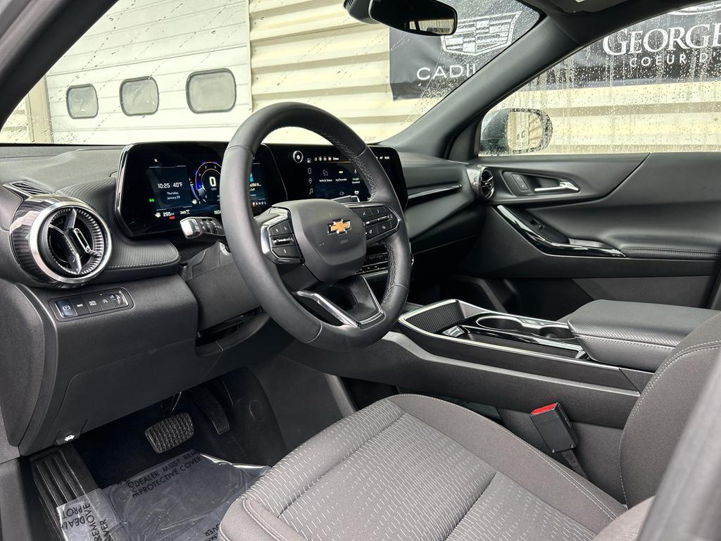 used 2025 Chevrolet Equinox car, priced at $28,500