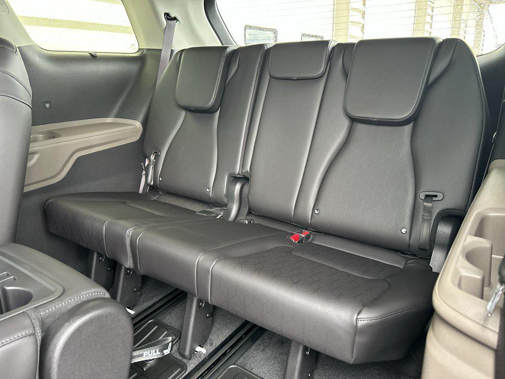 new 2026 Kia Carnival Hybrid car, priced at $45,919