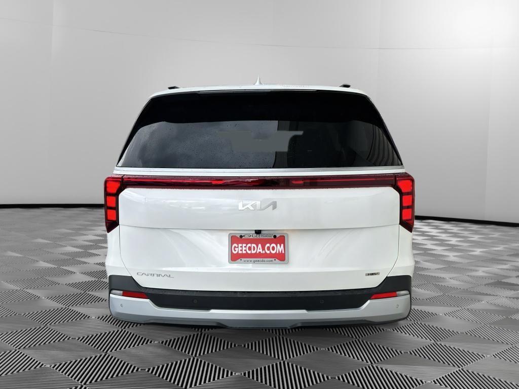 new 2026 Kia Carnival Hybrid car, priced at $45,919
