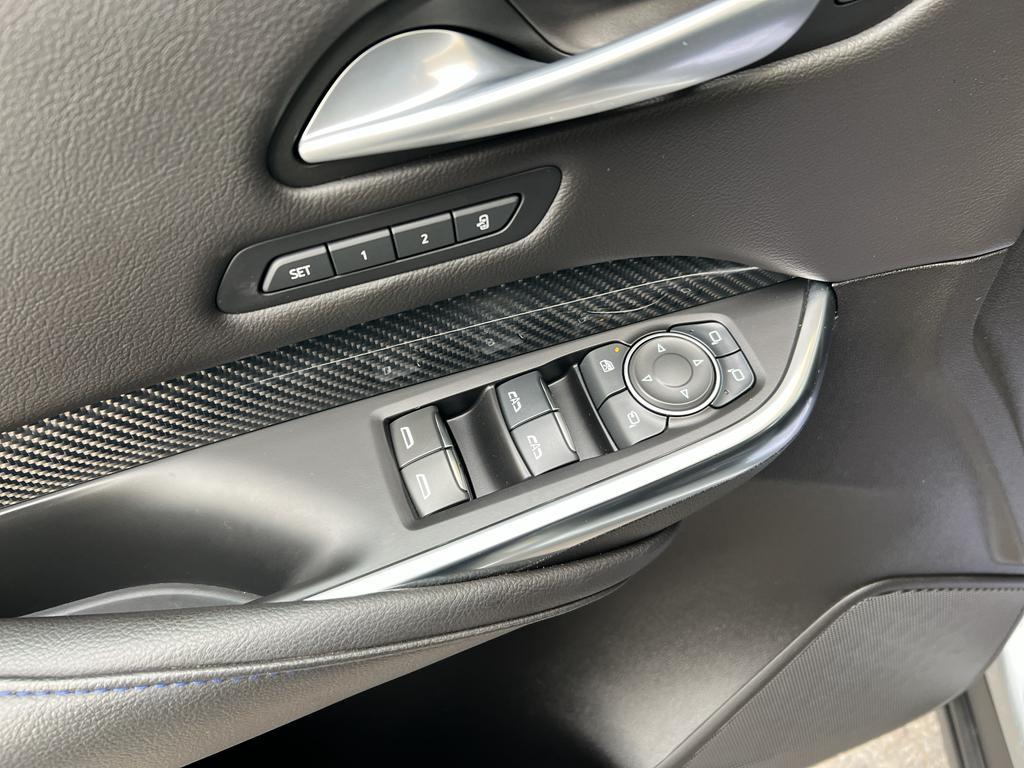 used 2025 Cadillac XT4 car, priced at $43,000