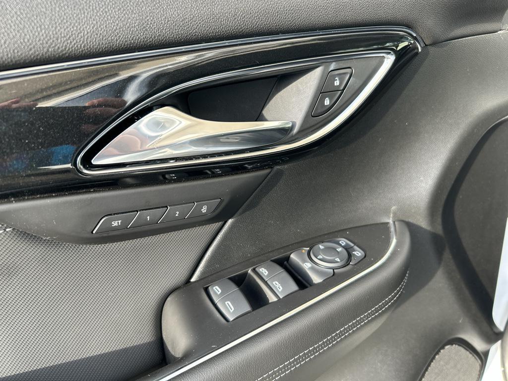 used 2025 Buick Envision car, priced at $29,990