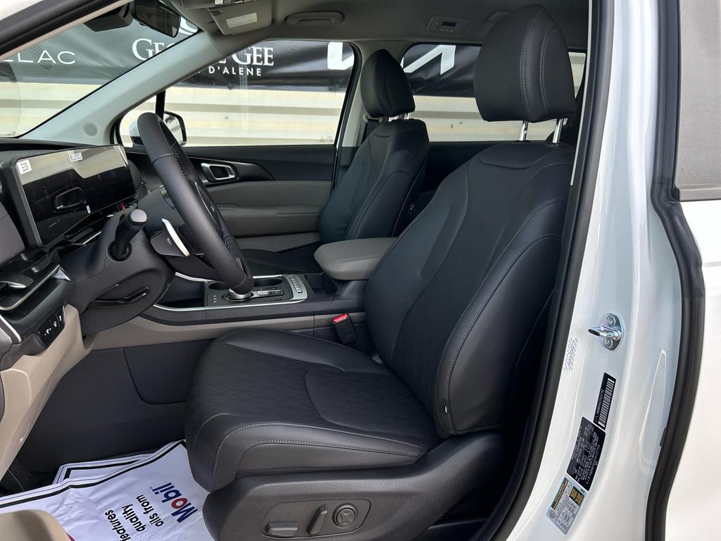 new 2026 Kia Carnival Hybrid car, priced at $43,045